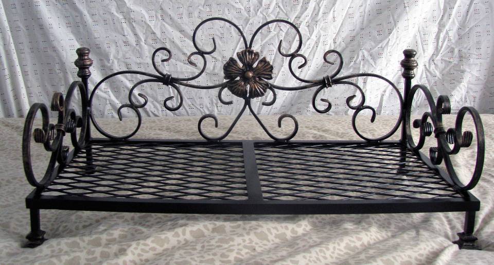front view of iron pet bed