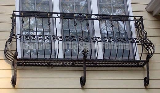 custom iron railing in the balcony